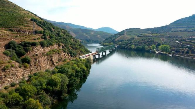 Detailbild Im Herzen Portugals - Mit dem Zug von der Küste in das Douro-Tal