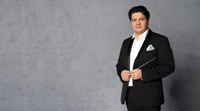 Detailbild Cristian Macelaru dirigiert Dvorák, Bartók und Brahms