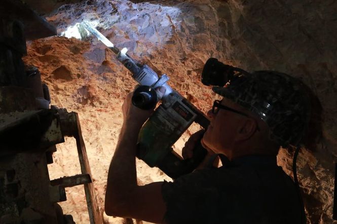 Detailbild Outback Opal Hunters - Edelsteinjagd in Australien