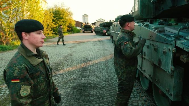 Detailbild Die Bundeswehr im NATO-Einsatz - Üben für den Ernstfall