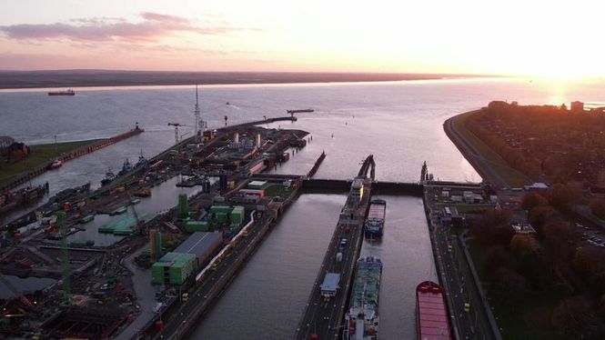 Detailbild Der Nord-Ostsee-Kanal - Nadelöhr für Riesenschiffe