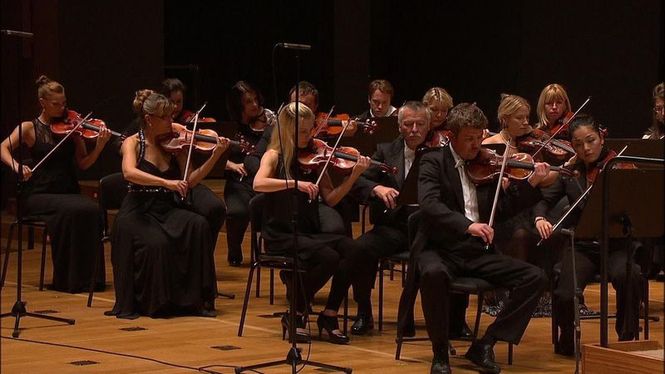 Detailbild Glasbeni vecer: Simfonicni orkester RTV Slovenija in En Shao; S. Rahmaninov: Simfonija št. 2