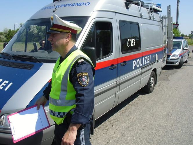 Detailbild 24 Stunden - Die Motorrad Polizei