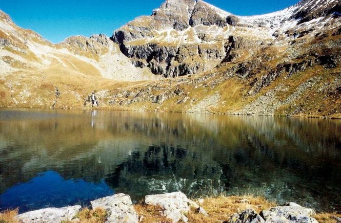 Detailbild Alpenseen - Stille Schönheit am Ursprung des Wassers